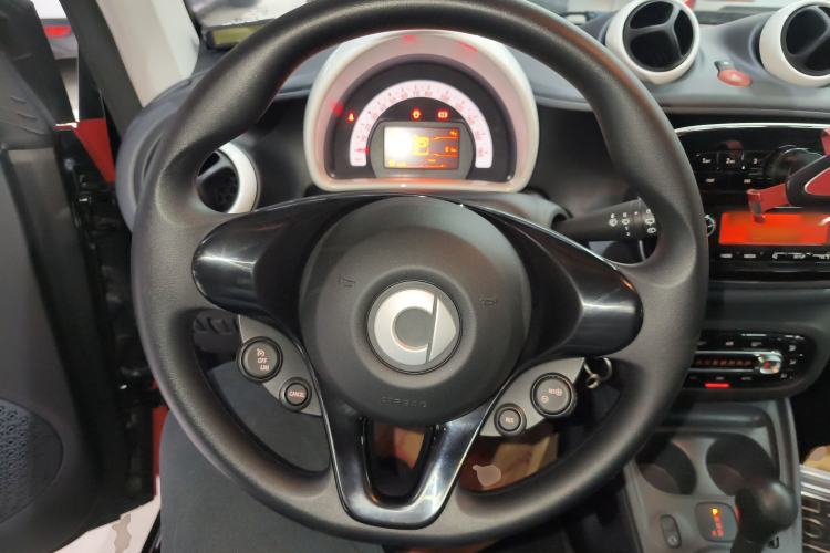 Used  fortwo 2015 1.0L 52 kW hardtop Dynamic version