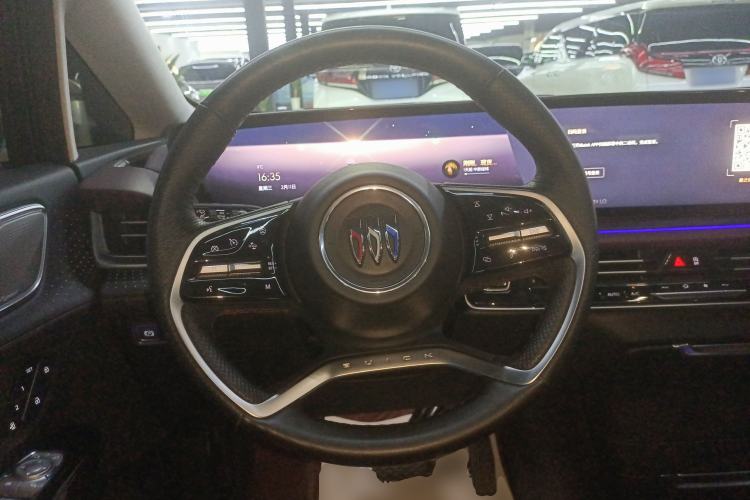 Used Buick Century 2023 2.0T Six-Seater Yinshi Edition
