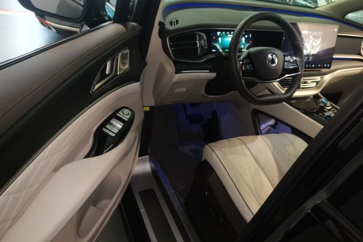 Used Denza D9 2024 DM-i 980 Four-Wheel Drive Flagship Model