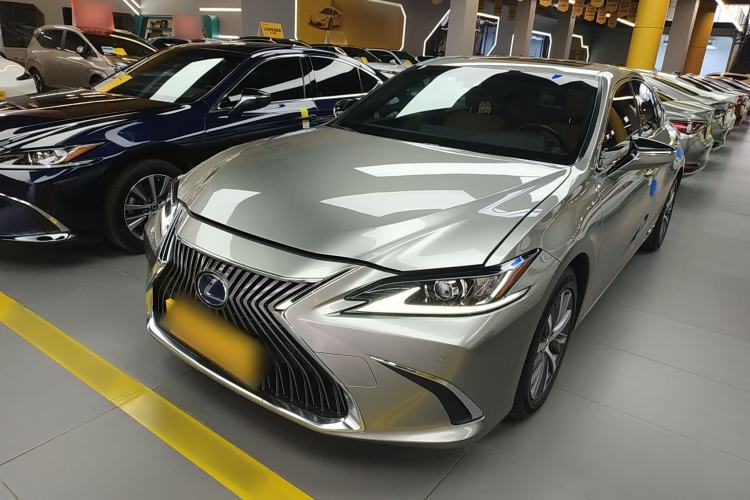 Used Lexus ES 2020 300h Premier Edition