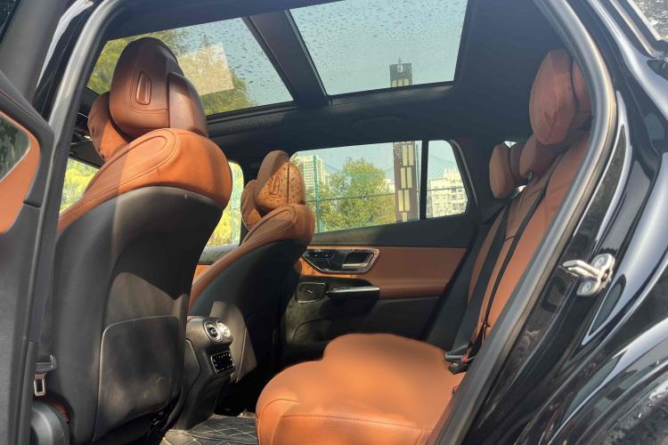 Used Mercedes-Benz GLC 2023 GLC 300 L 4MATIC Dynamic Edition 5-seater
