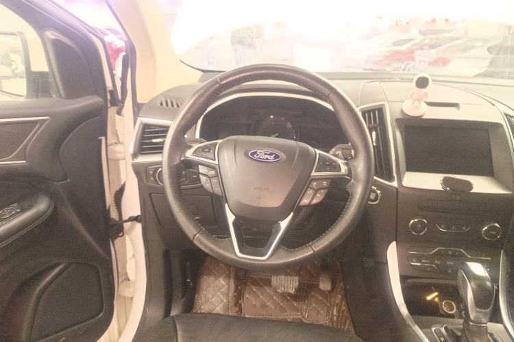 Used Ford Edge 2018 EcoBoost 245 Two-Wheel-Drive Titanium 7-Seater China VI Standard

