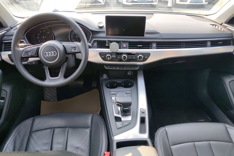 Used Audi A4L 2017 Plus 40 TFSI Ambition Model
