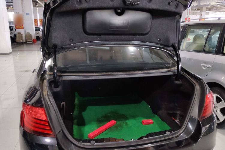 Used BMW 5 Series 2014 520Li Elegant Model
