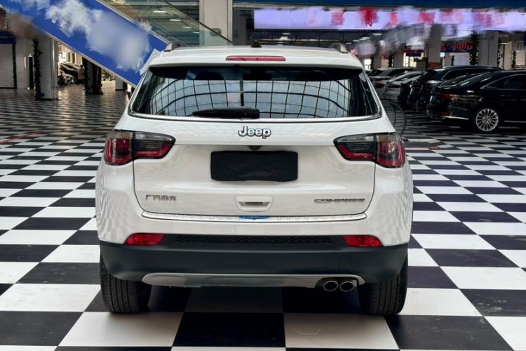 Used  Compass 2020 220T Automatic Leading Edition
