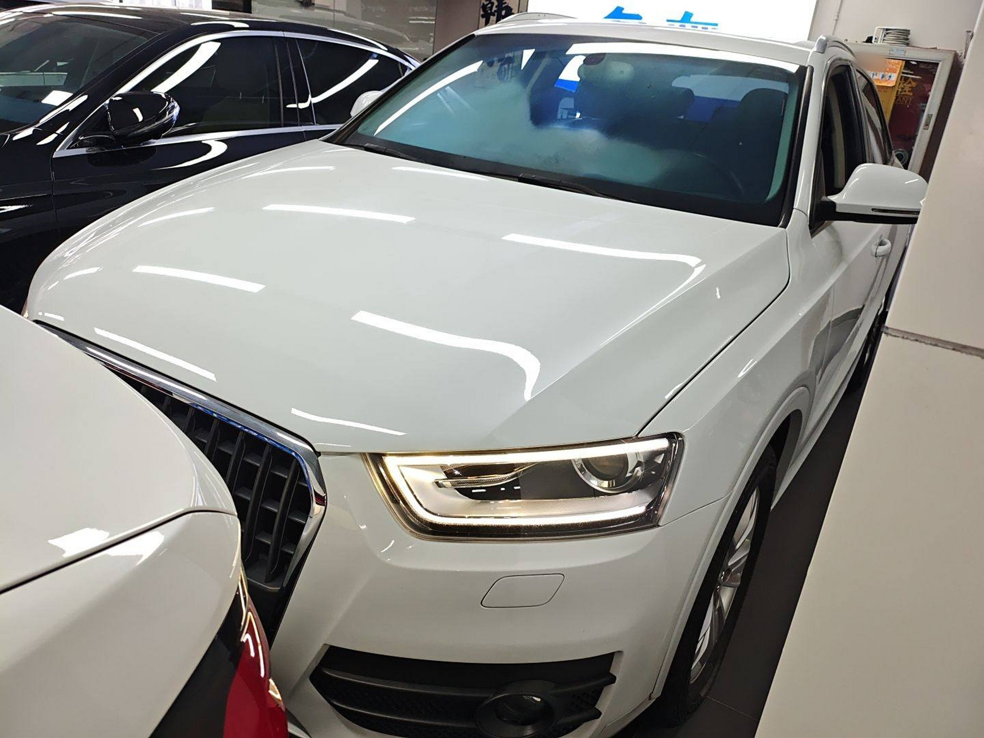 Под передней частью автомобиля