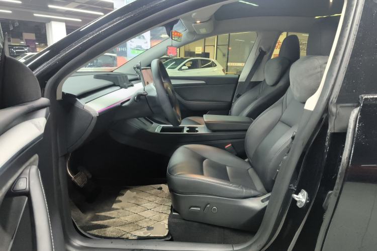 Used Tesla Model Y 2023 Long-Range All-Wheel-Drive Version