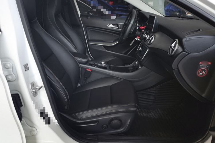 Used Mercedes-Benz GLA 2015 GLA 220 4MATIC Fashion Model