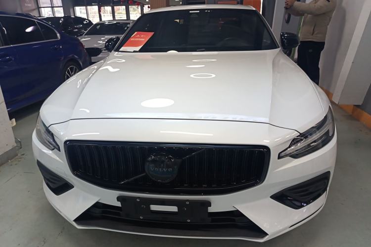 Used Volvo S60 2022 B4 Zhiyuan Luxury Edition
