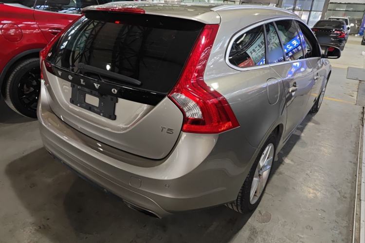 Used Volvo V60 2014 T5 Zhiya Edition