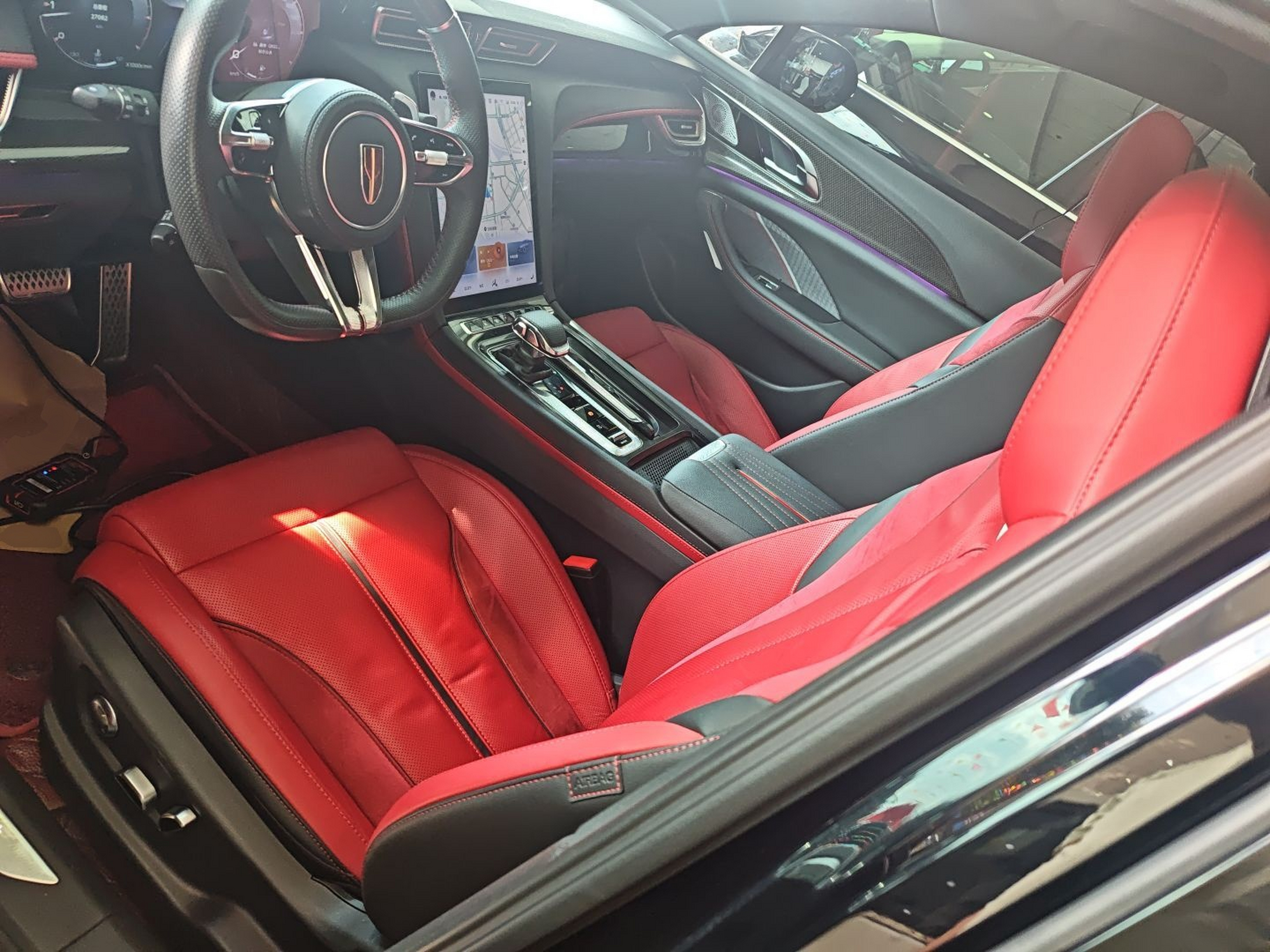 Переднее сиденье в автомобиле