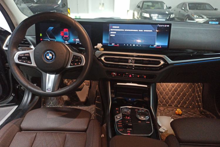 Used BMW i3 2024 eDrive 35 L
