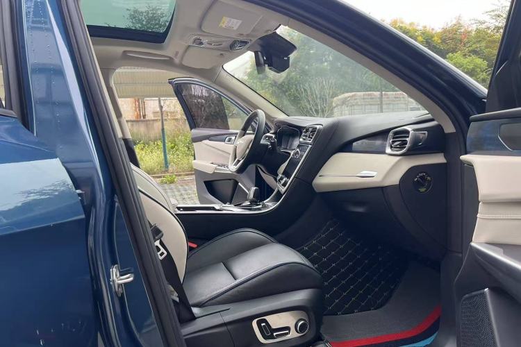 Used Lynk & Co 01 2017 2.0T Two-Wheel Drive Zhaopu Version
