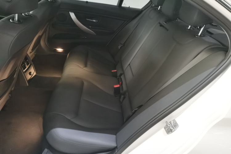 Used BMW 3 Series 2016 320Li Ambition Model
