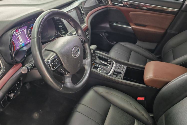 Used GAC Trumpchi GS8 2017 320T Two-Wheel Drive Luxury Smart Connectivity Version (7 Seats)
