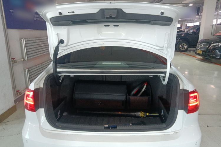 Used Volkswagen Sagitar 2015 230TSI Automatic Comfort Version
