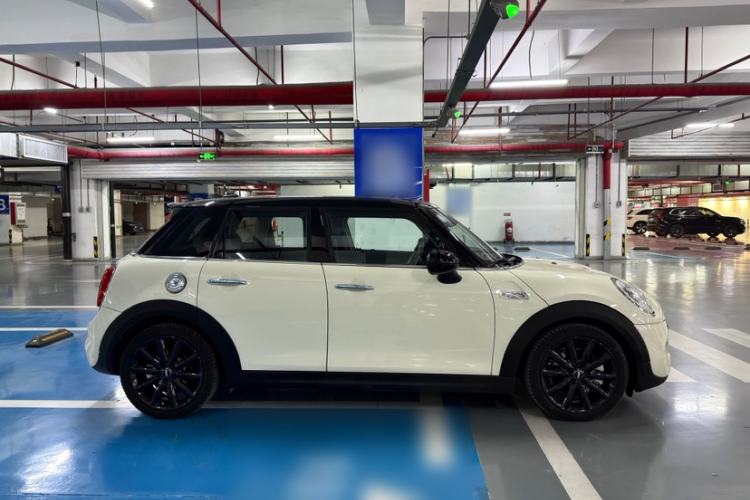 Used  MINI 2016 2.0T COOPER S Pioneer Edition Five-Door Model
