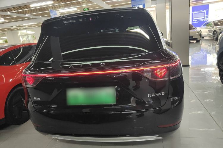 Used Hima AITO M9 2025 All-Electric Ultra Version 100 kWh 5-Seater Model
