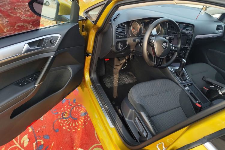 Used Volkswagen Golf 2018 230TSI Automatic Comfort Model
