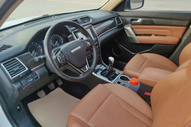 Used Haval H2 2017 Red-Label 1.5T Manual Two-Wheel Drive Luxury Model
