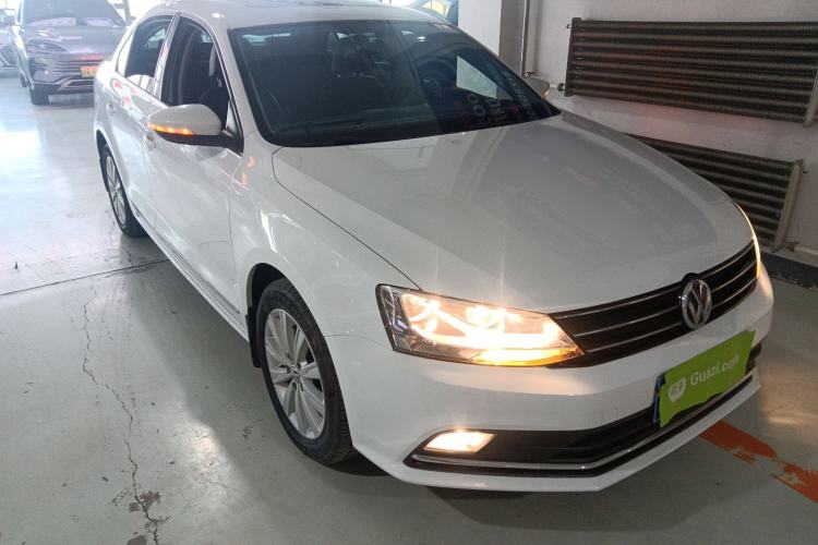 Used Volkswagen Sagitar 2015 230TSI Automatic Comfort Version
