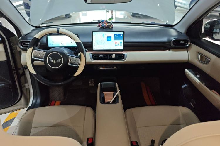 Used Wuling Bingo PLUS 2024 330 km Range Five-Seater Version
