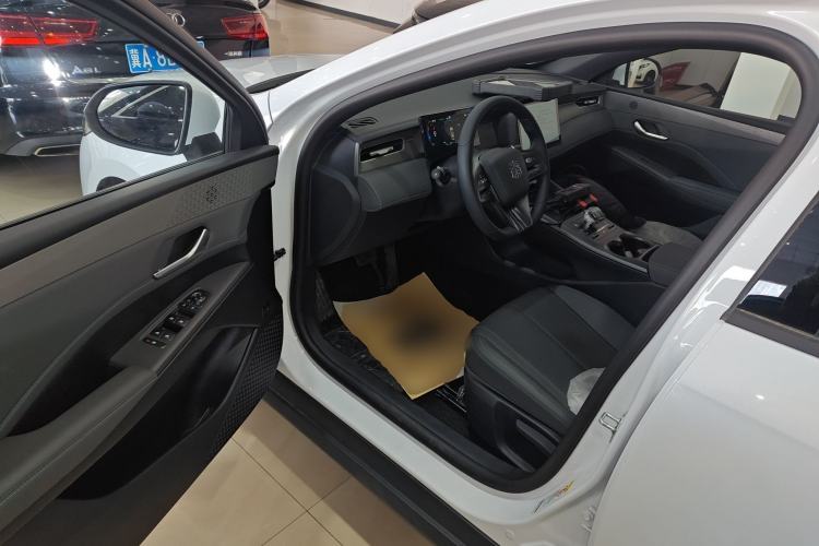 Used BYD Qin PLUS 2025 DM-i Smart Drive 55KM Leading Model
