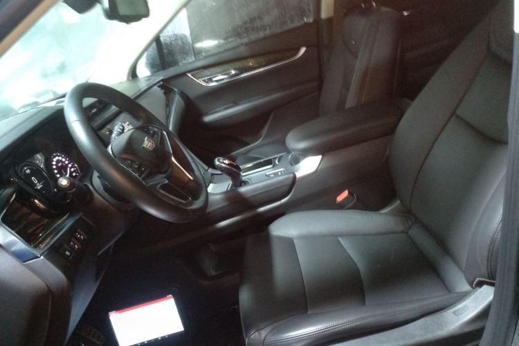 Used Cadillac XT5 2018 25T Luxury Model
