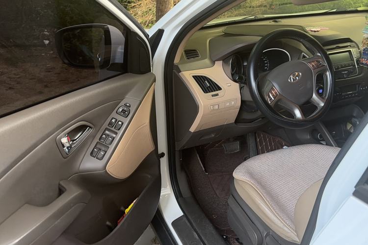 Used Hyundai ix35 2013 2.0L Automatic Two-Wheel Drive Smart GLS China IV Standard
