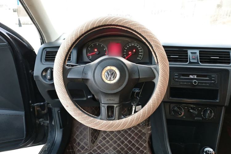 Used Volkswagen Santana 2015 1.6L Manual Fashion Edition