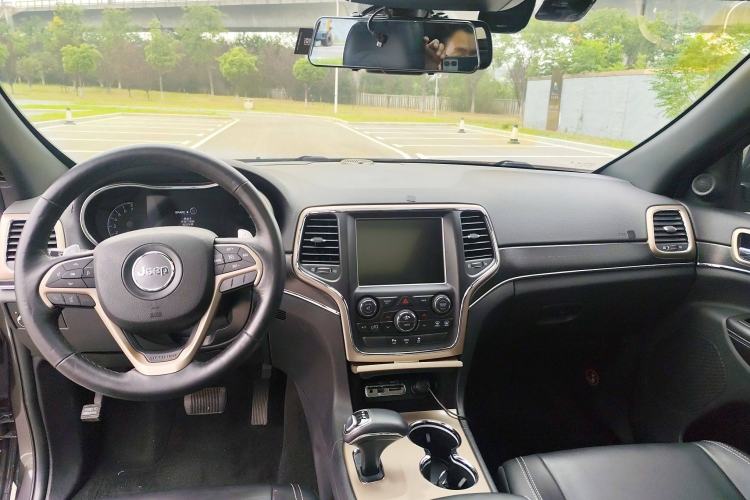 Used  Grand Cherokee 2015 3.0L Comfort Navigation Edition
