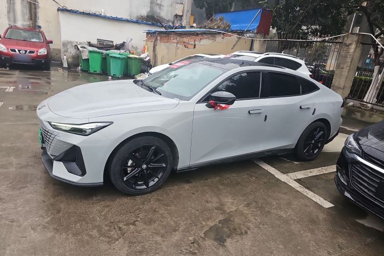 Used Changan UNI-V 2022 1.5T Prestige Version