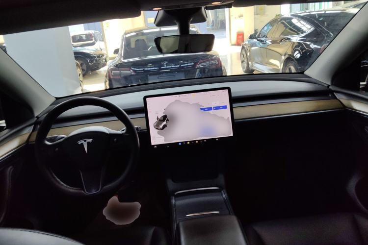 Used Tesla Model Y 2021 Long-Range All-Wheel-Drive Version
