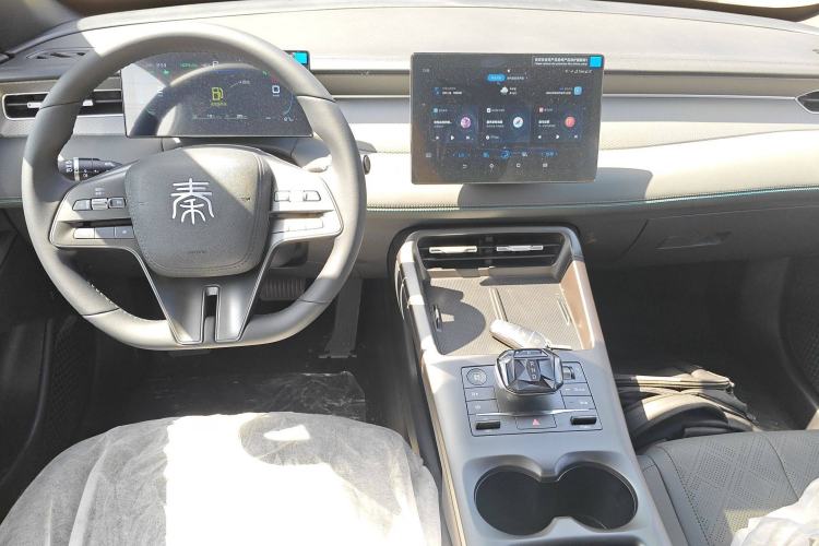 Used BYD Qin PLUS 2025 DM-i Smart Drive 55KM Leading Model
