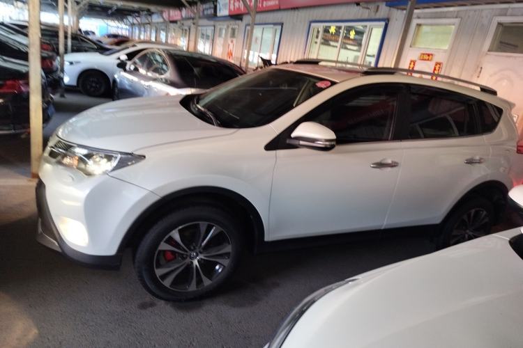 Used Toyota RAV4 2015 2.5L Automatic 4x4 Elite Edition
