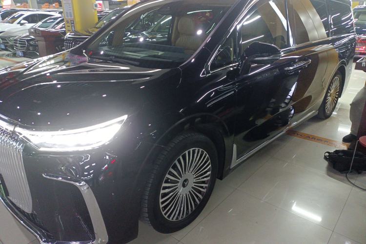 Used VOYAH Dream 2025 PHEV Four-Wheel-Drive Flagship Kunpeng Edition
