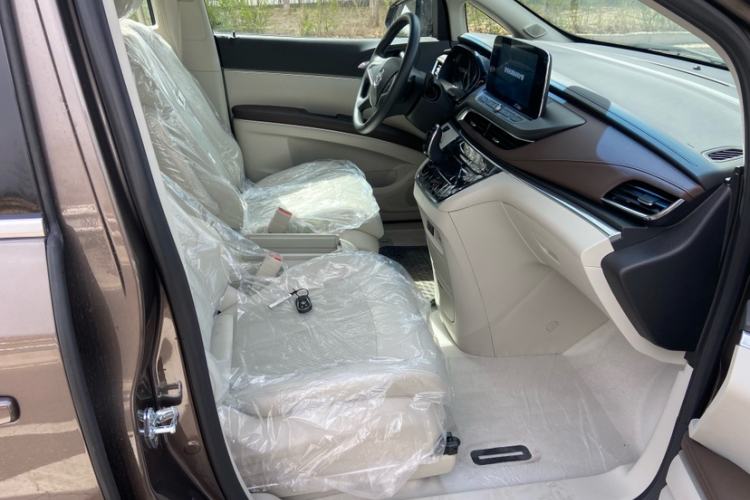 Used Buick GL8 2023 Land Executive Class Comfort Model
