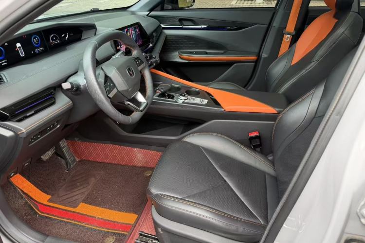 Used Changan UNI-V 2022 1.5T Prestige Version
