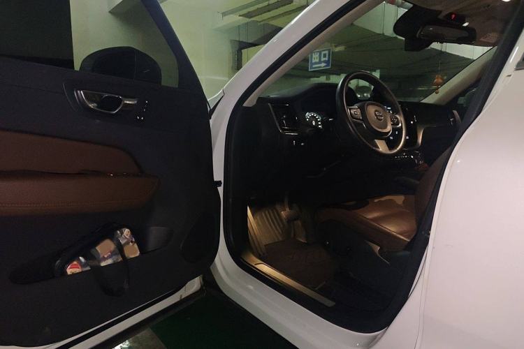 Used Volvo XC60 2019 T5 4x4 Smart Edition China V Standard