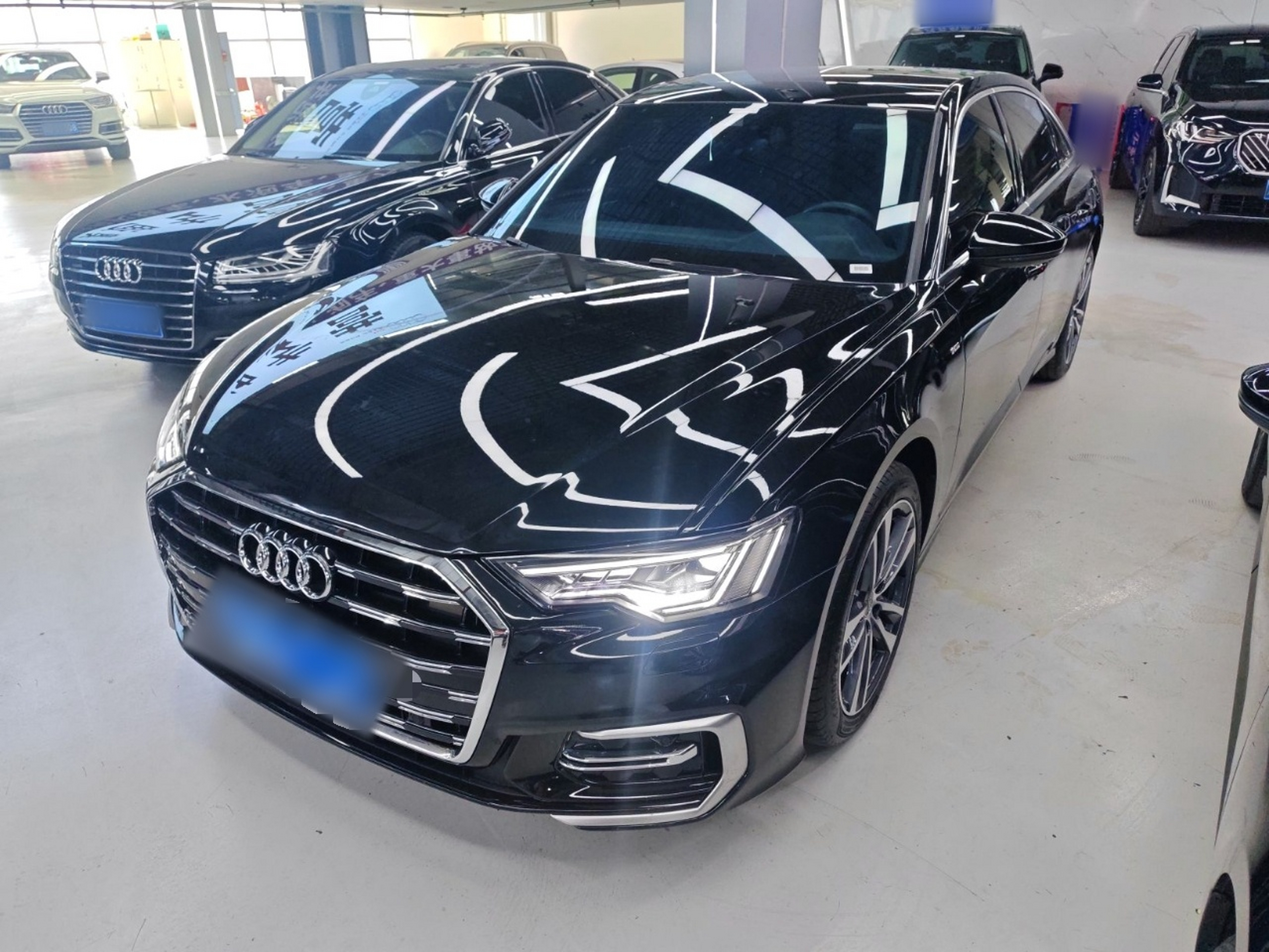 Под передней частью автомобиля