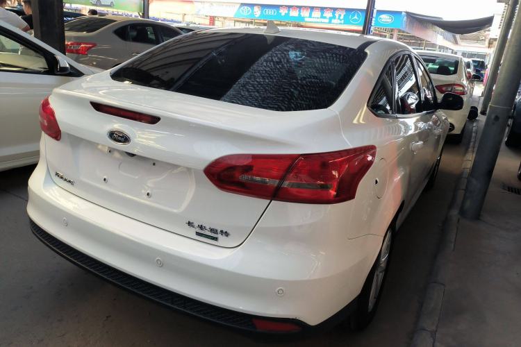 Used Ford Focus 2017 Sedan EcoBoost 125 Automatic Supreme Style SmartDrive Edition
