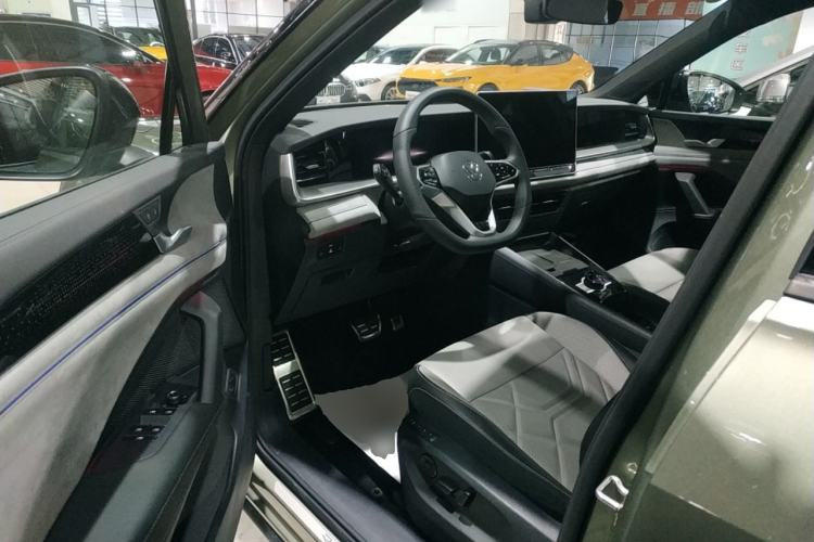 Used Volkswagen Tayron 2025 Tiguan L 380TSI 4Motion Luxury Easy Package
