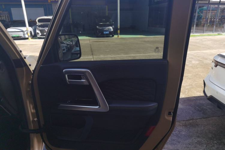 Used Beijing Auto BJ40 2019 2.3T Automatic Four-Wheel Drive Ring the Tower Champion Edition China VI
