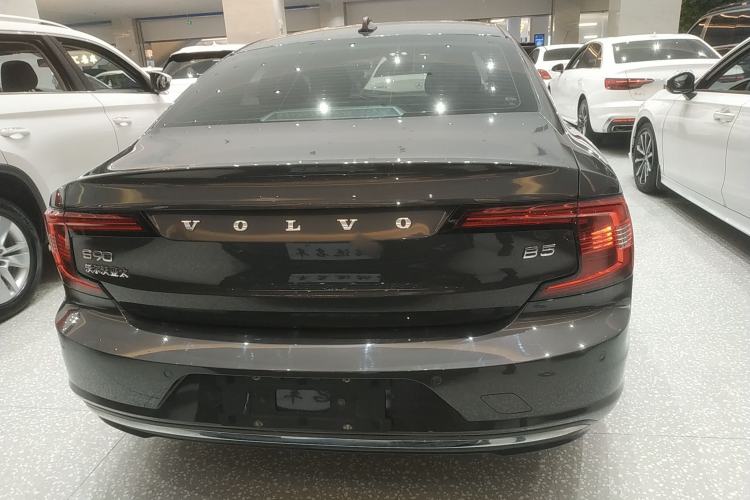 Used Volvo S90 2022 B5 Zhiyi Luxury Edition
