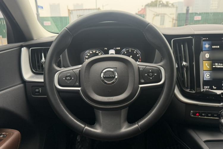 Used Volvo XC60 2019 T5 4x4 Smart Edition China V Standard
