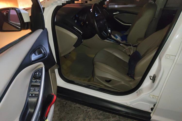 Used Ford Focus 2015 Sedan EcoBoost 180 Automatic Flagship Model
