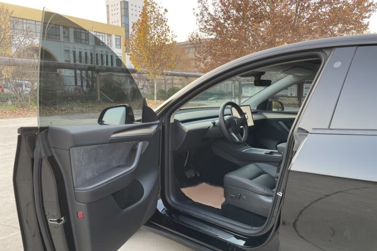 Used Tesla Model Y 2021 Standard Range Rear-Wheel Drive Version
