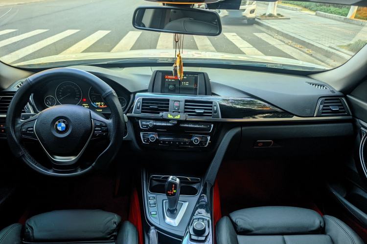 Used BMW 3 Series GT 2018 320i Sport Edition
