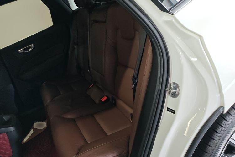 Used Volvo XC60 2023 B5 4x4 Smart Luxury Edition
