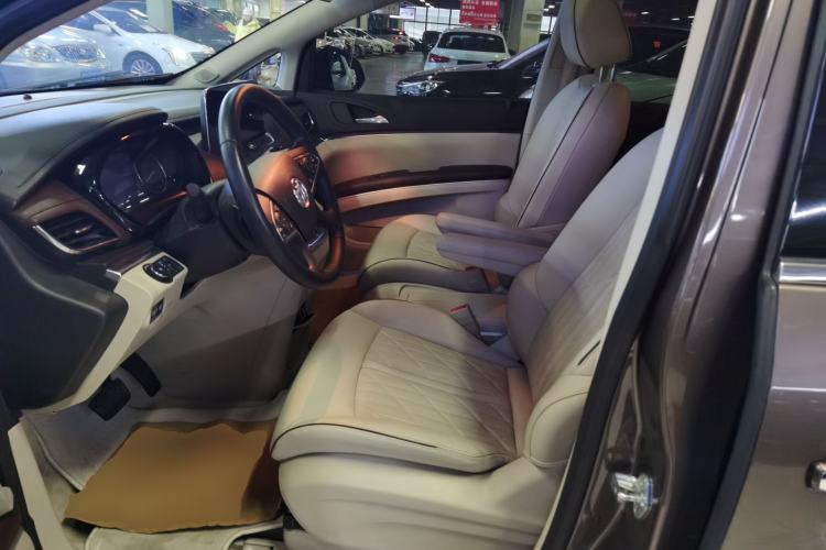 Used Buick GL8 2023 Land Executive Class Deluxe Model